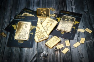 如何确定亚式期权的合理定价？定价过程中需要考虑哪些因素？